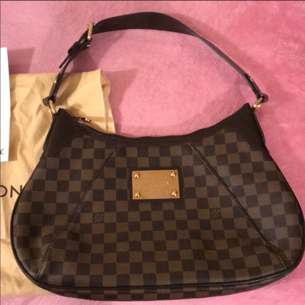 Excellent condition Louis Vuitton!